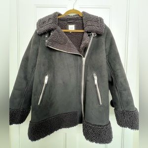 Gap Women’s size M Black Sherpa lined moto jacket